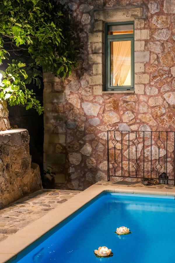 Stone Built Villa Galatia, Poolside & Perfect View Karés Zewnętrze zdjęcie